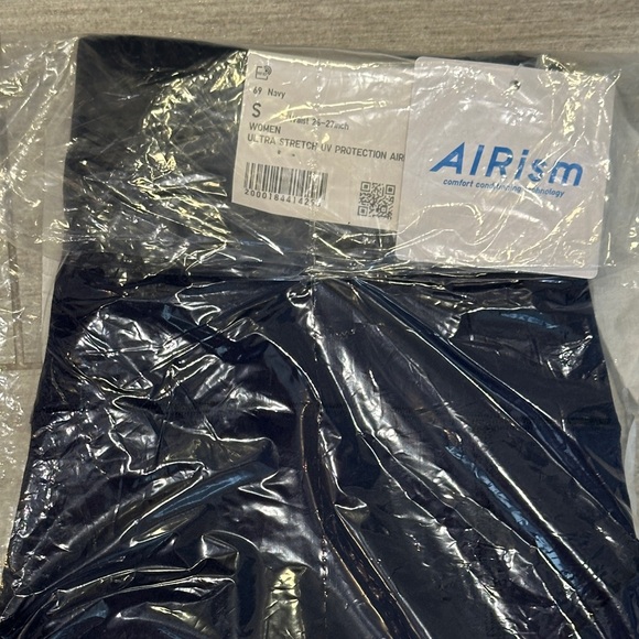 Uniqlo Ultra Stretch UV Protection AIRism Leggings Navy Small NWT - Picture 2 of 3